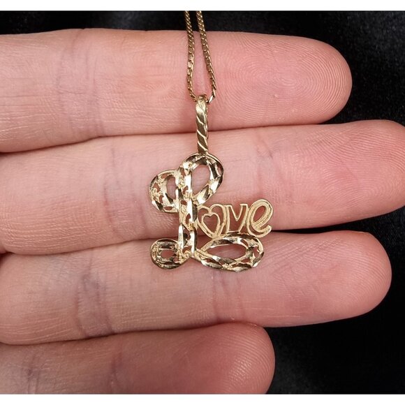 14K Solid Gold Chain Necklace With "Love" Script Pendant Elegant Design - Picture 4 of 6